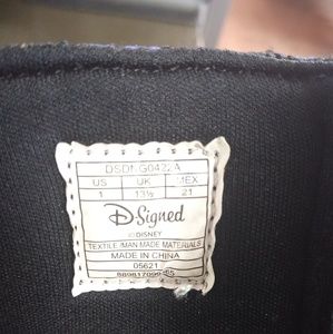 D-signed boots for little girls